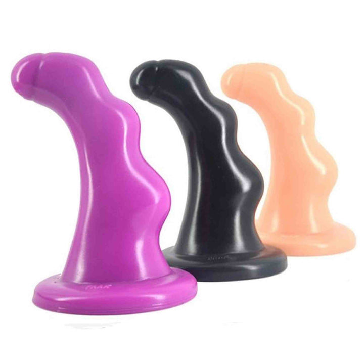 Set di tre plug anales curvi viola, nero e color carne con base piatta lucida