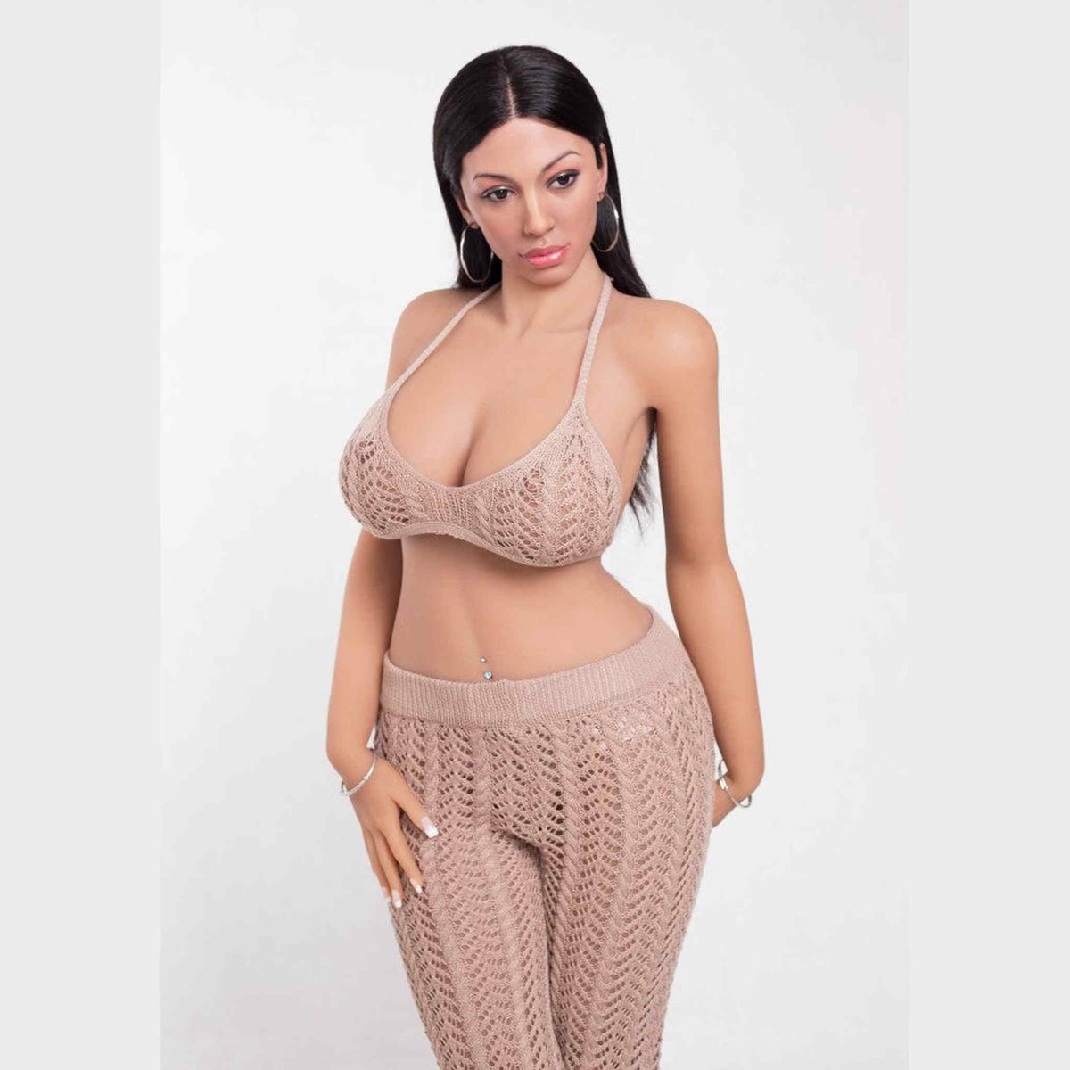Bambola realistica Alexia 161 cm mani sui fianchi outfit maglia aperta tonalità rosa-beige