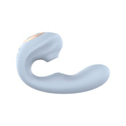 Vibratore a forma di C bianco opaco in silicone morbido, vista laterale ergonomica con testa succhiatrice