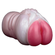 Vista frontale Banshee toy in silicone rosa traslucido con fessura centrale e base cilindrica