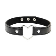 Choker pelle vegana nero con chiusura cuore metallico e regolazione fori