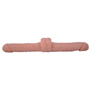 Vista frontale doppio dildo rosa carne con teste realistiche e anello centrale