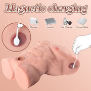Torso interattivo con ricarica magnetica e cavo bianco su sfondo rosa
