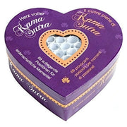 Scatola cuore viola Kama Sutra con rotoli erotici e testo bilingue
