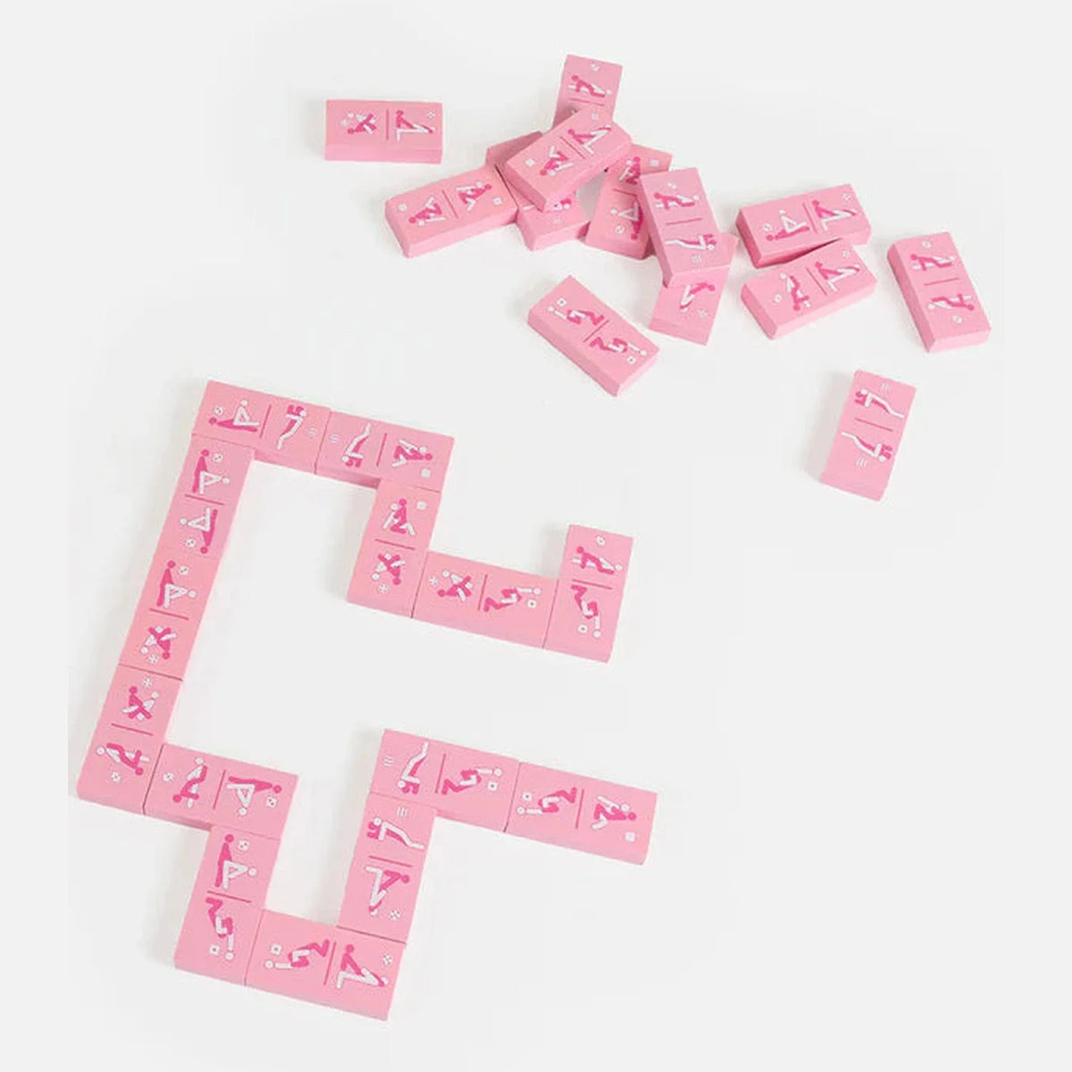 Gioco in corso domino erotici rosa disposizione tessere a catena
