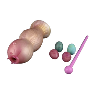 Set pesce koi rosa con tre uova colorate e bastoncino accessorio