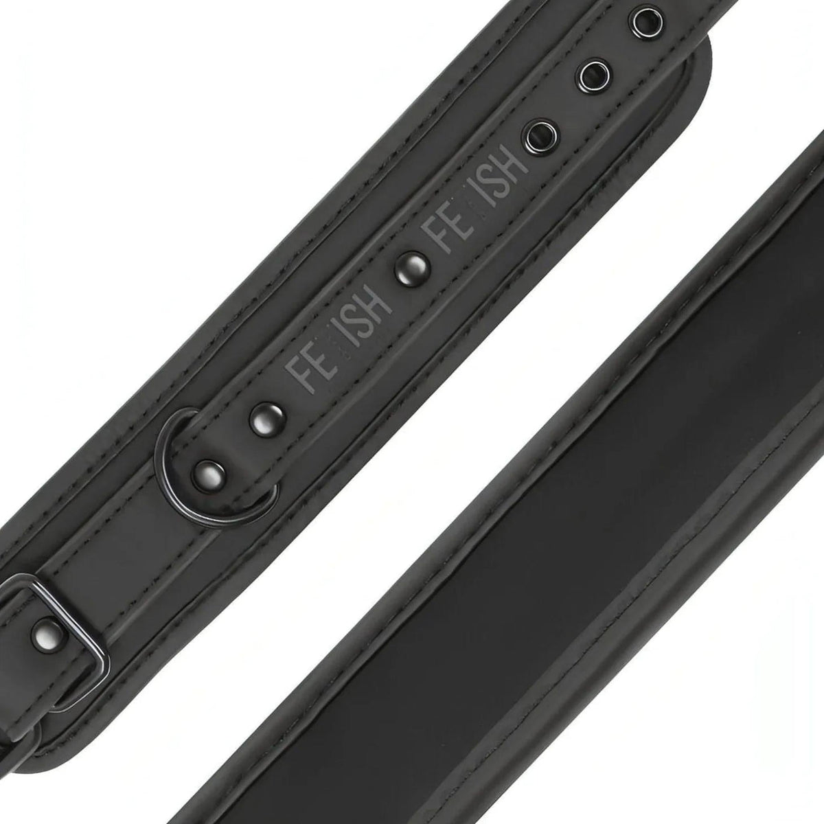 Polsiere con doppia imbottitura con catena in metallo nero - Realizzate in pelle vegana