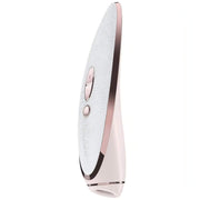 Satisfyer Prêt-à-Porter rosa pallido profilo laterale con finitura pelle e striscia bronzo