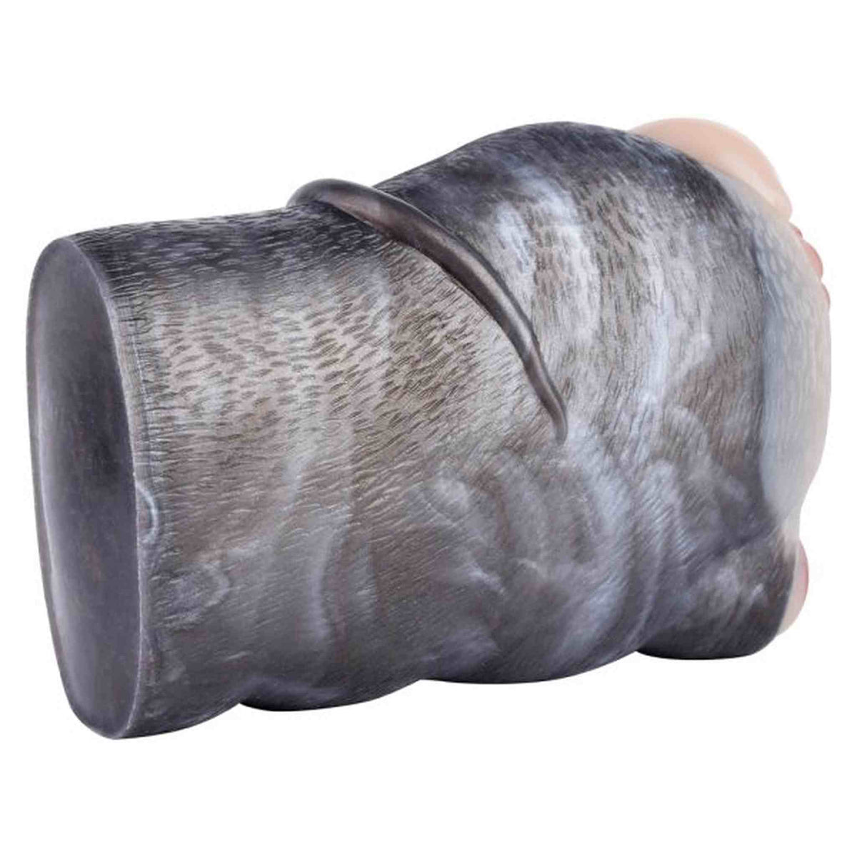 Vista posteriore tazza masturbazione topo con texture pelo grigio e coda avvolta