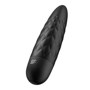 Angolazione laterale del vibratore bullet nero Satisfyer Ultra Power 5 con texture a rombi
