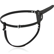 Vista frontale strapon nero Vibrating Penetrix con fibbia centrale e dettagli metallici