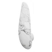 Dispositivo Womanizer Classic 2 bianco marmo grigio vista laterale adattatore