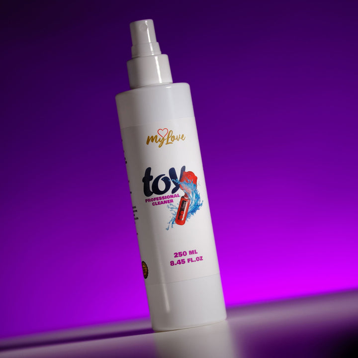 Bottiglia spray detergente MyLove per giocattoli 250 ml su sfondo viola